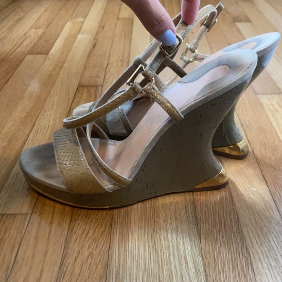 Ferragamo Platform - Picture 4 of 8